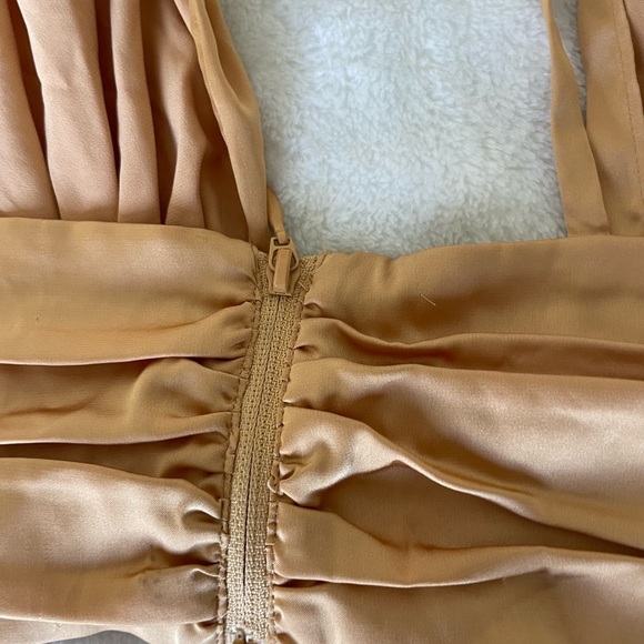 Oh Polly Golden Satin Halter Top - Picture 4 of 6